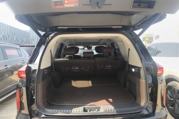 Used EXEED Lanyue 2023 400T Four-Wheel Drive Starry Edition 7-Seater Trunk