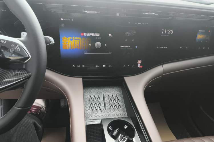 Used EXEED Lanyue 2023 400T Four-Wheel Drive Starry Edition 7-Seater Audio And AC Panel