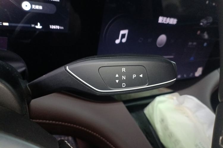 Used EXEED Lanyue 2023 400T Four-Wheel Drive Starry Edition 7-Seater Gear Lever