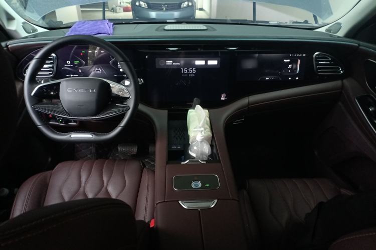Used EXEED Lanyue 2023 400T Four-Wheel Drive Starry Edition 7-Seater Interior 2