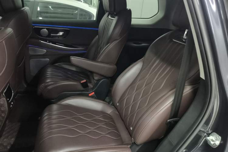 Used EXEED Lanyue 2023 400T Two-Wheel Drive StarRui Edition 6 Seats Left Rear Seat
