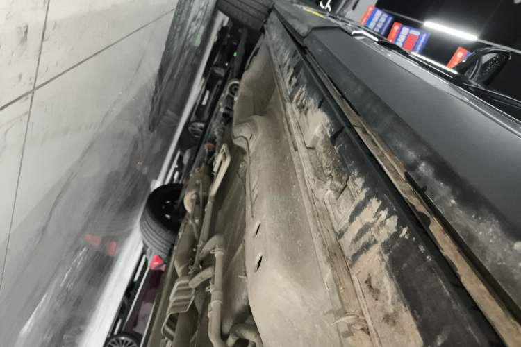 Used EXEED Lanyue 2023 400T Two-Wheel Drive Starry Edition 7-Seater Left Side Sill