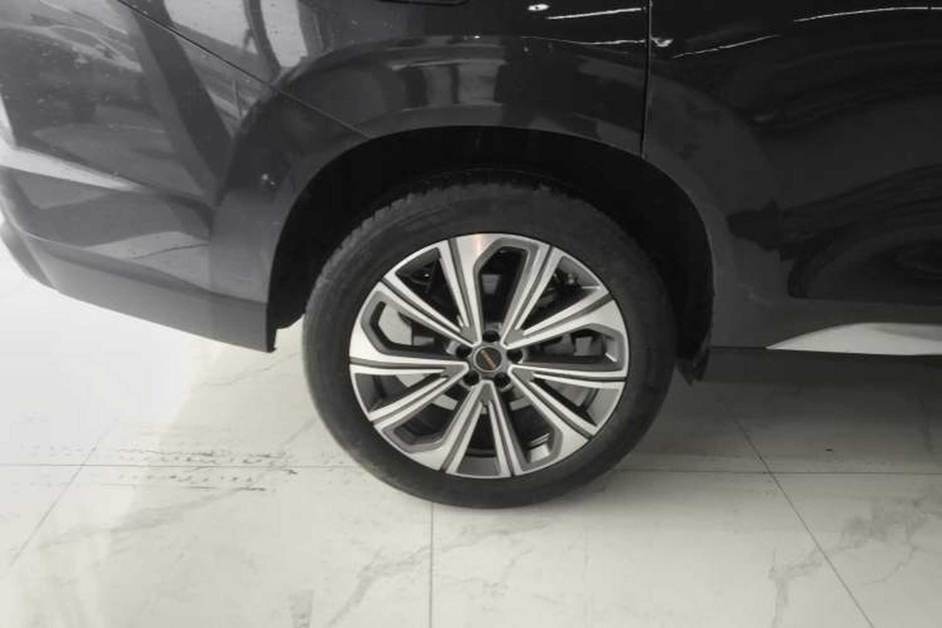 Used EXEED Lanyue 2023 400T Two-Wheel Drive Starry Edition 7-Seater Right Rear Wheel Hub