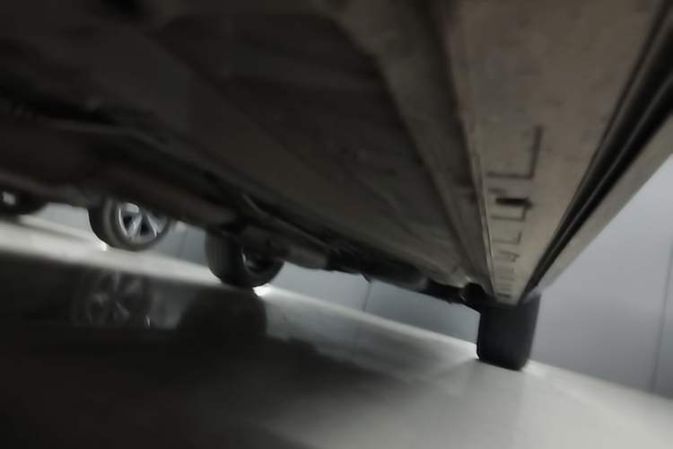 Used EXEED Lanyue 2023 400T Two-Wheel Drive StarRui Edition 6 Seats Right Side Sill