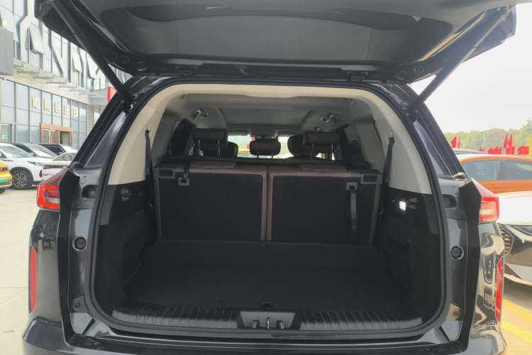 Used EXEED Lanyue 2023 400T Four-Wheel Drive Starry Edition 7-Seater Trunk