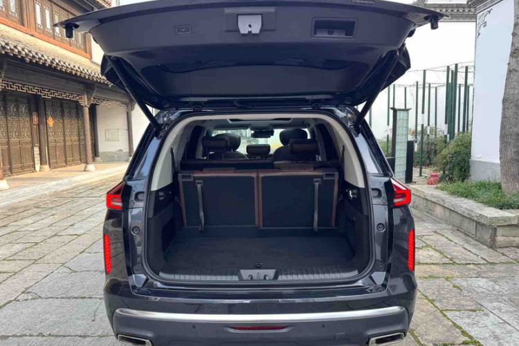 Used EXEED Lanyue 2023 400T Four-Wheel Drive Starry Edition 7-Seater Trunk