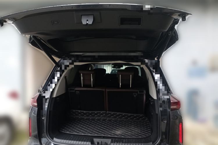 Used EXEED Lanyue 2023 400T Four-Wheel Drive Starry Edition 7-Seater Trunk