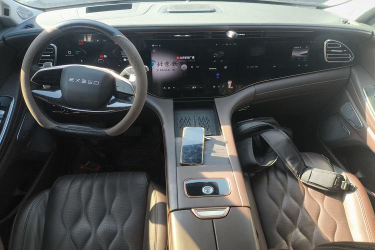 Used EXEED Lanyue 2023 400T Four-Wheel Drive Star Prestige Edition 6 Seats Center Console