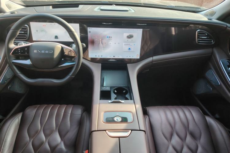 Used EXEED Lanyue 2023 400T Four-Wheel Drive Star Prestige Edition 6 Seats Interior 2