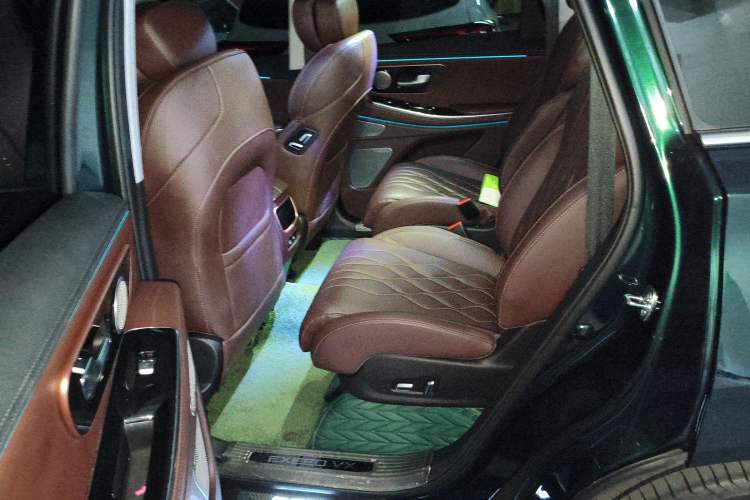 Used EXEED Lanyue 2023 400T Four-Wheel Drive Star Prestige Edition 6 Seats Left Rear Seat