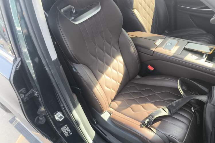 Used EXEED Lanyue 2023 400T Four-Wheel Drive Star Prestige Edition 6 Seats Right Front Seat