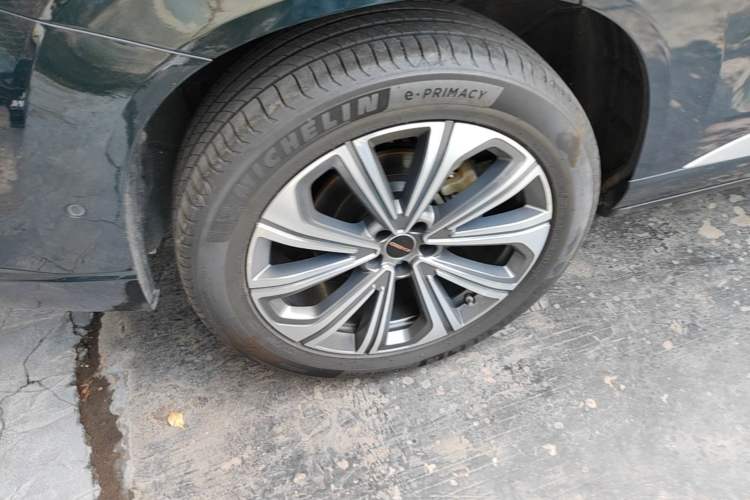 Used EXEED Lanyue 2023 400T Four-Wheel Drive Star Prestige Edition 6 Seats Right Rear Wheel Hub