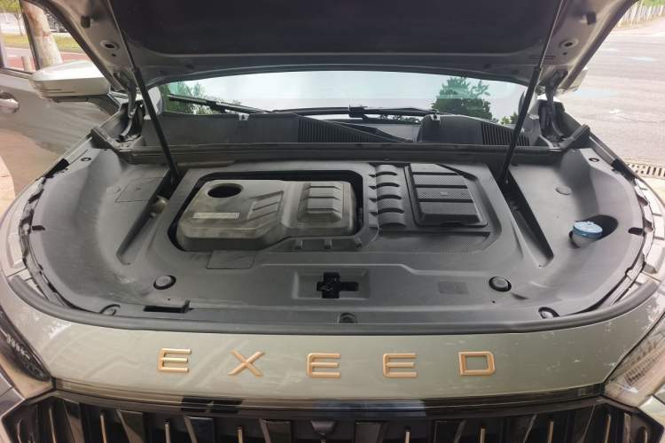 Used EXEED Lanyue 2023 400T Four-Wheel Drive Star Prestige 7-Seater Engine Bay
