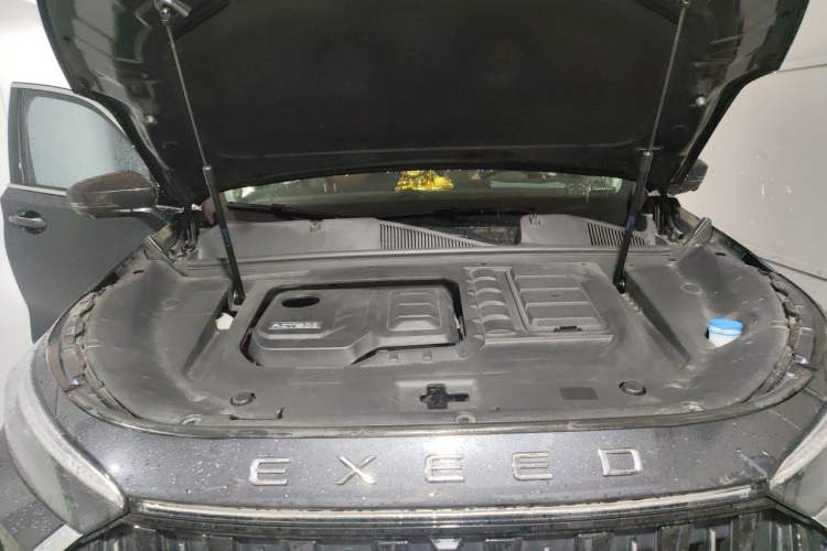 Used EXEED Lanyue 2023 400T Two-Wheel Drive Starry Edition 7-Seater Engine Bay