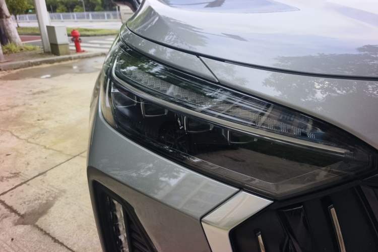 Used EXEED Lanyue 2023 400T Four-Wheel Drive Star Prestige 7-Seater Right Front Headlight