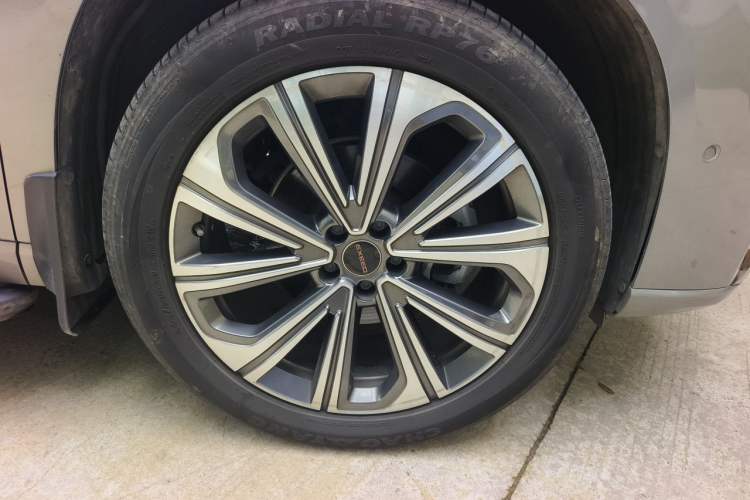 Used EXEED Lanyue 2023 400T Four-Wheel Drive Star Prestige 7-Seater Right Front Wheel Hub