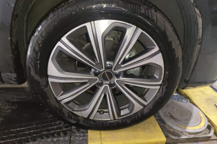Used EXEED Lanyue 2023 400T Two-Wheel Drive Starry Edition 7-Seater Right Front Wheel Hub