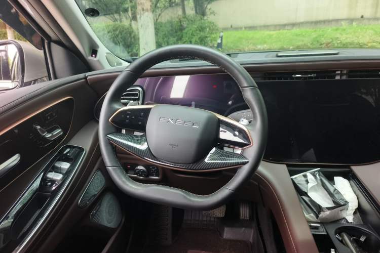 Used EXEED Lanyue 2023 400T Four-Wheel Drive Star Prestige 7-Seater Steering Wheel
