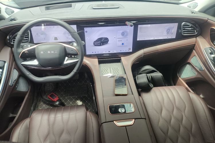 Used EXEED Lanyue 2024 International Edition 400T Four-Wheel Drive Star Prestige 6-Seater Center Console