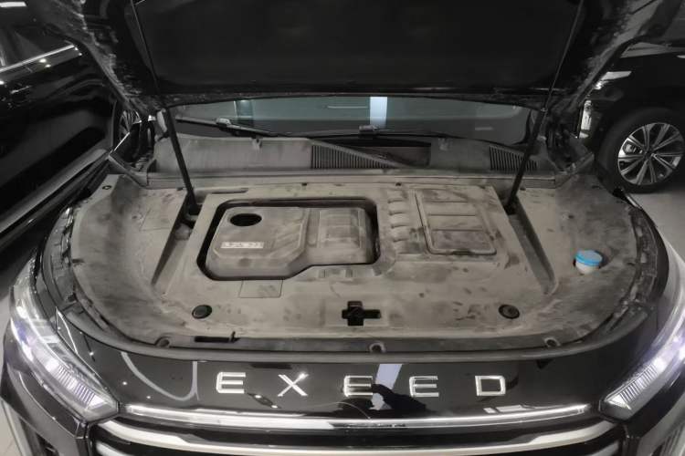 Used EXEED Lanyue 2024 International Version 400T Four-Wheel Drive StarRui 7-Seater Engine Bay