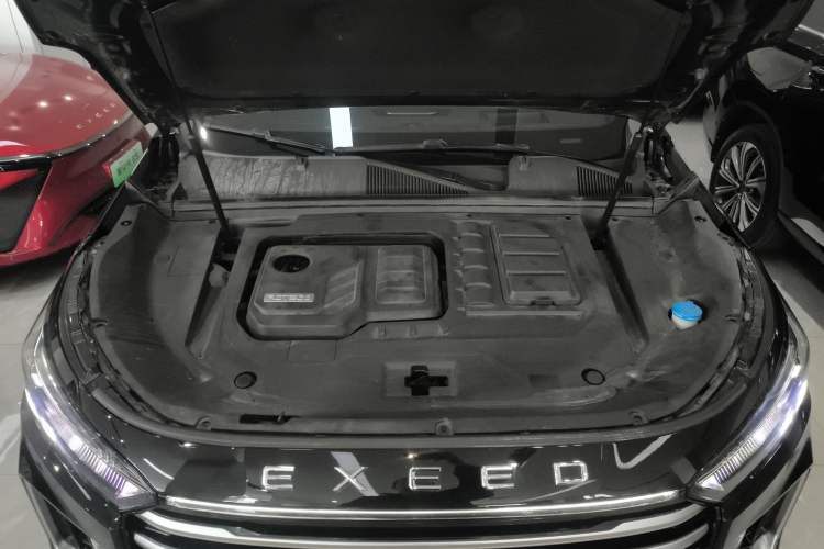Used EXEED Lanyue 2024 International Version 400T Four-Wheel Drive StarRui 7-Seater Engine Bay
