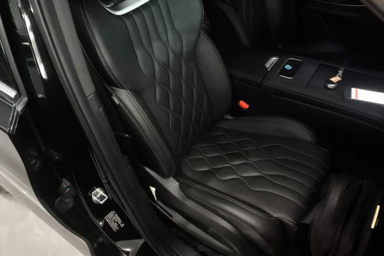 Used EXEED Lanyue 2024 International Version 400T Four-Wheel Drive StarRui 7-Seater Right Front Seat
