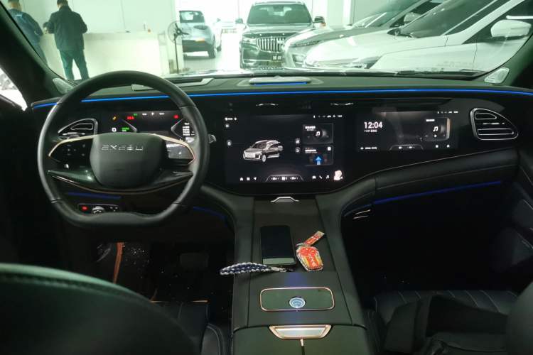 Used EXEED Lanyue 2024 International Edition 400T Four-Wheel Drive Star Prestige 6-Seater Center Console