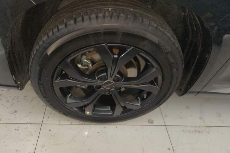 Used EXEED Lanyue 2024 Explore Edition 400T Four-Wheel Drive Starlight 7-Seater Left Front Wheel Hub