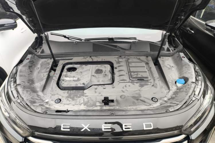 Used EXEED Lanyue 2025 400T Four-Wheel Drive Star Prestige Edition 6 Seats Engine Bay