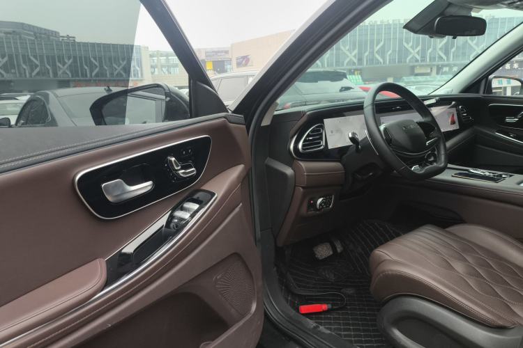 Used EXEED Lanyue 2025 400T Four-Wheel Drive Starry Edition 7-Seater Interior 3