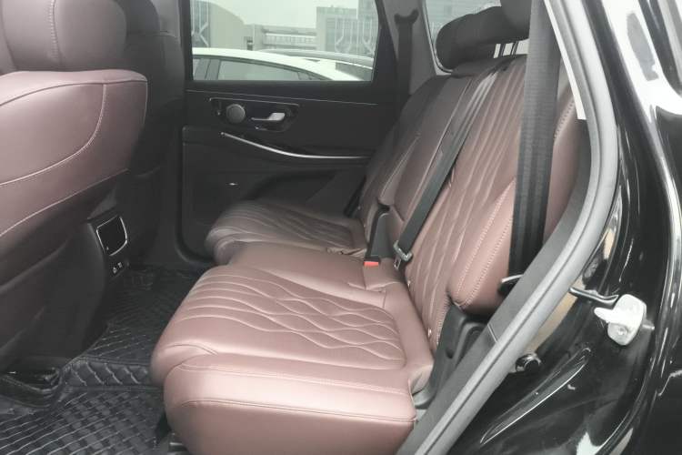 Used EXEED Lanyue 2025 400T Four-Wheel Drive Starry Edition 7-Seater Interior 4