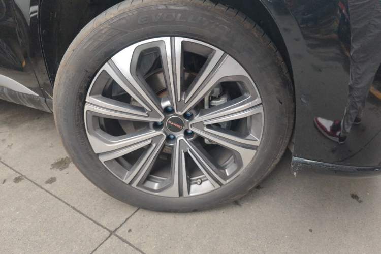 Used EXEED Lanyue 2025 400T Four-Wheel Drive Starry Edition 7-Seater Right Front Wheel Hub