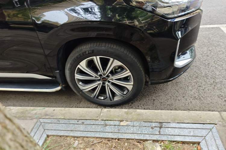 Used EXEED Lanyue 2025 400T Four-Wheel Drive Star Prestige 7-Seater Right Front Wheel Hub
