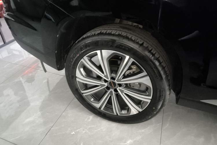Used EXEED Lanyue 2025 400T Two-Wheel Drive Starlight Edition 7 Seats Right Rear Wheel Hub