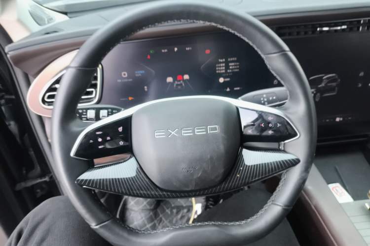 Used EXEED Lanyue 2025 400T Two-Wheel Drive Starlight Edition 7 Seats Steering Wheel