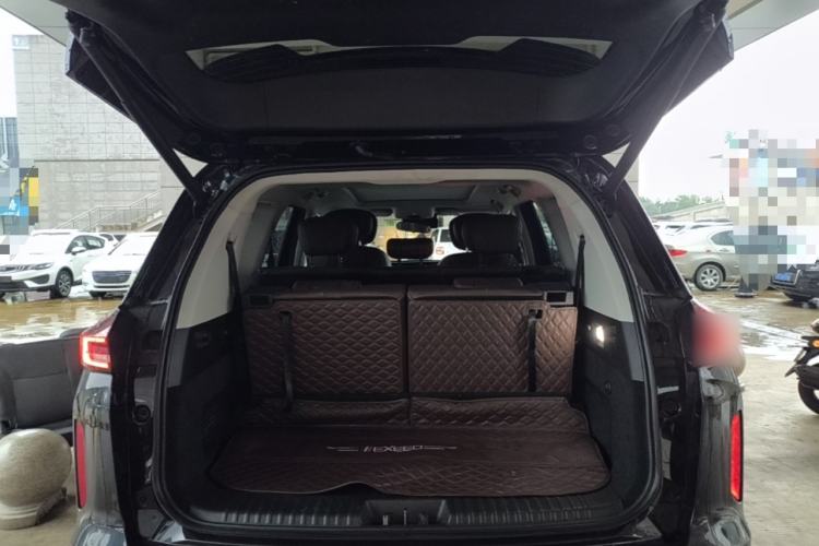 Used EXEED Lanyue 2025 400T Four-Wheel Drive Starry Edition 7-Seater Trunk