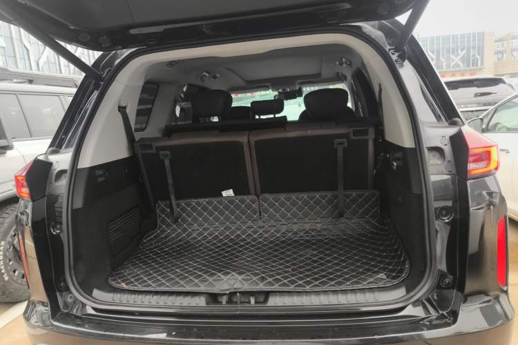 Used EXEED Lanyue 2025 400T Four-Wheel Drive Starry Edition 7-Seater Trunk