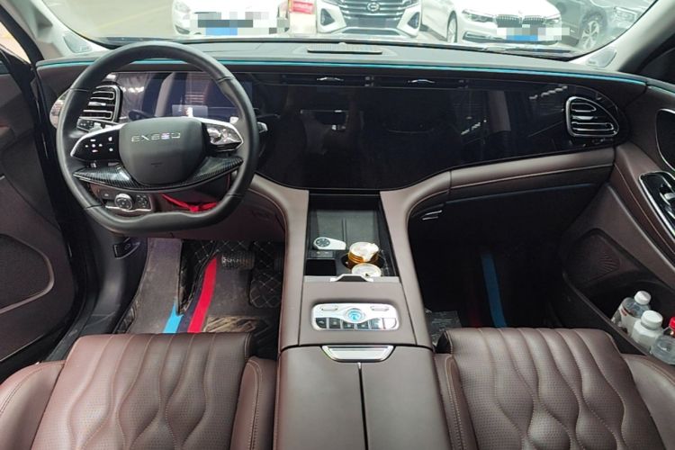 Used EXEED Lanyue 2025 400T Four-Wheel Drive Starry Edition 7-Seater Center Console