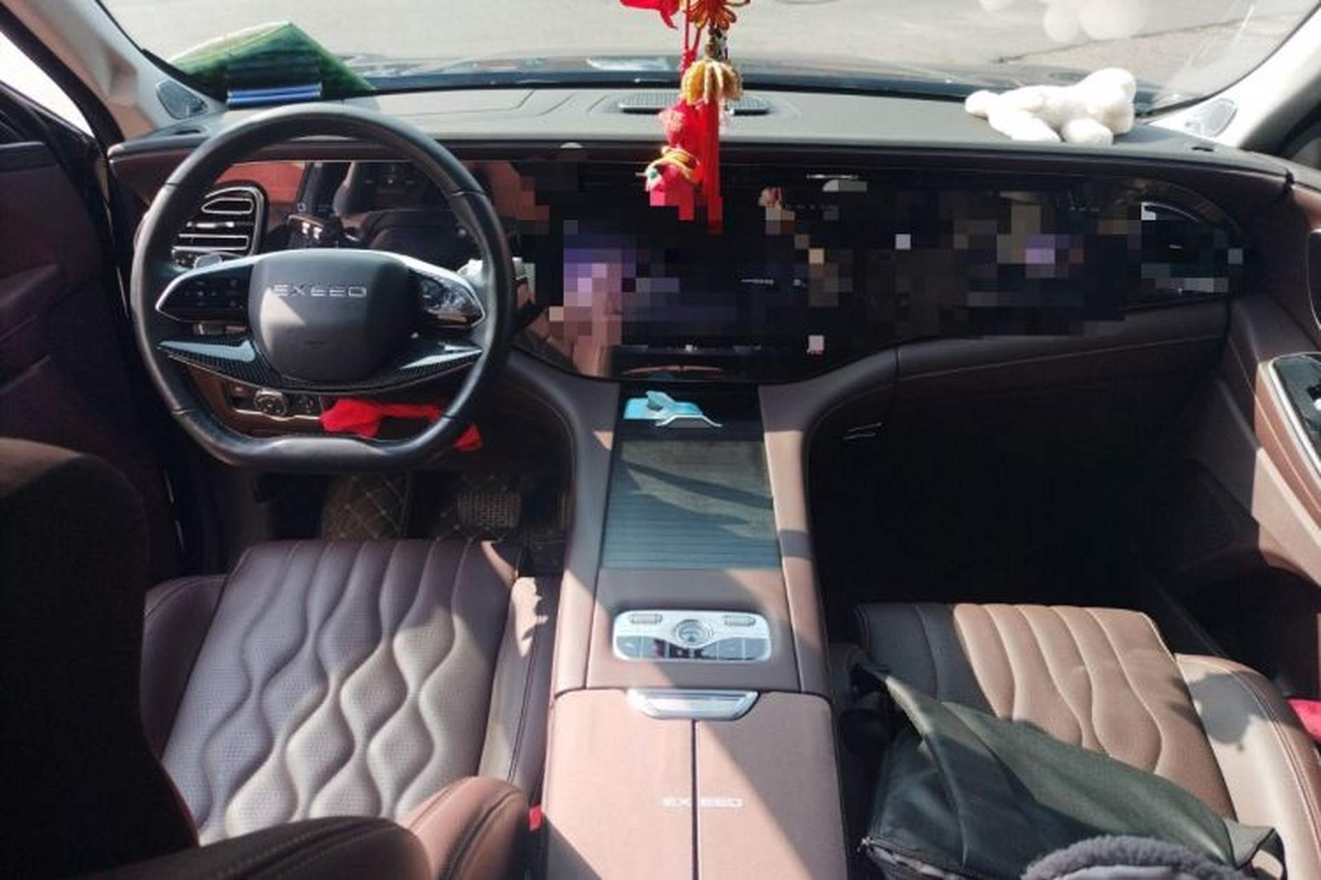 Used EXEED Lanyue 2025 400T Four-Wheel Drive Starry Edition 7-Seater Center Console