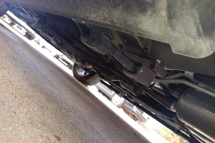 Used EXEED Lanyue 2025 400T Four-Wheel Drive Starry Edition 7-Seater Chassis Rear Left