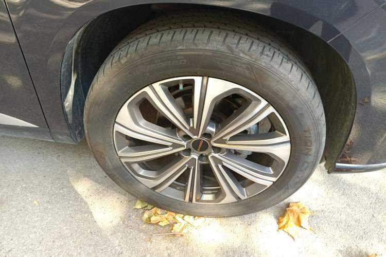 Used EXEED Lanyue 2025 400T Four-Wheel Drive Starry Edition 7-Seater Right Front Wheel Hub