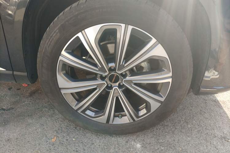 Used EXEED Lanyue 2025 400T Four-Wheel Drive Starry Edition 7-Seater Right Front Wheel Hub