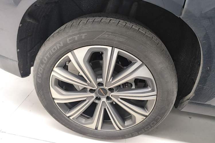 Used EXEED Lanyue 2025 400T Four-Wheel Drive Starry Edition 7-Seater Right Rear Wheel Hub
