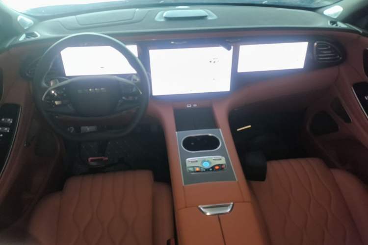 Used EXEED Lanyue 2026 400T Four-Wheel-Drive Flying Fish Edition 6-Seater Center Console