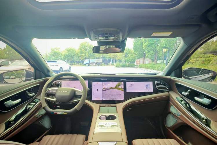 Used EXEED Lanyue 2026 Model 400T Four-Wheel-Drive Flying Fish Edition 7-Seater Interior 3
