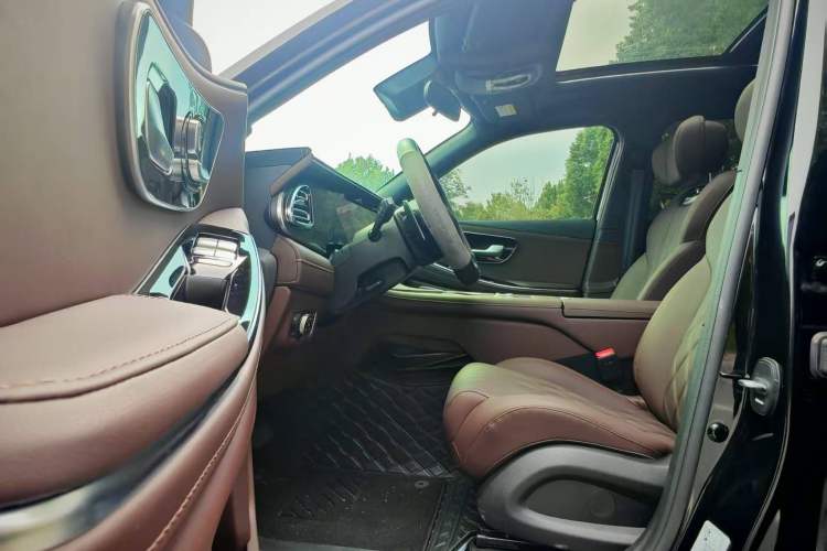 Used EXEED Lanyue 2026 Model 400T Four-Wheel-Drive Flying Fish Edition 7-Seater Interior 5