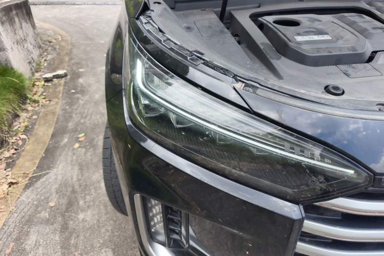 Used EXEED Lanyue 2026 Model 400T Four-Wheel-Drive Flying Fish Edition 7-Seater Right Front Headlight