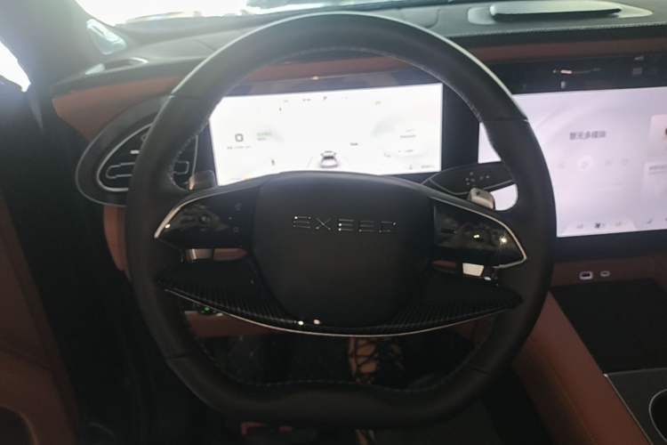 Used EXEED Lanyue 2026 400T Four-Wheel-Drive Flying Fish Edition 6-Seater Steering Wheel