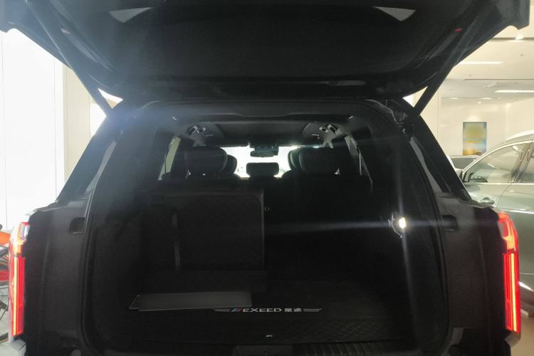 Used EXEED Lanyue 2026 Model 400T Four-Wheel-Drive Flying Fish Edition 7-Seater Trunk