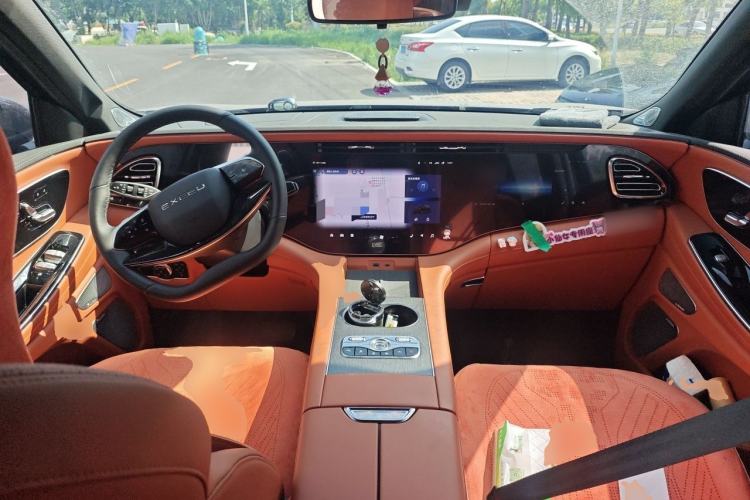 Used EXEED Lanyue 2026 400T Four-Wheel-Drive Flying Fish Edition 6-Seater Center Console